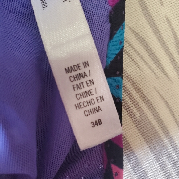 Victoria's Secret Sport Bathing Suit Top - Picture 6 of 7